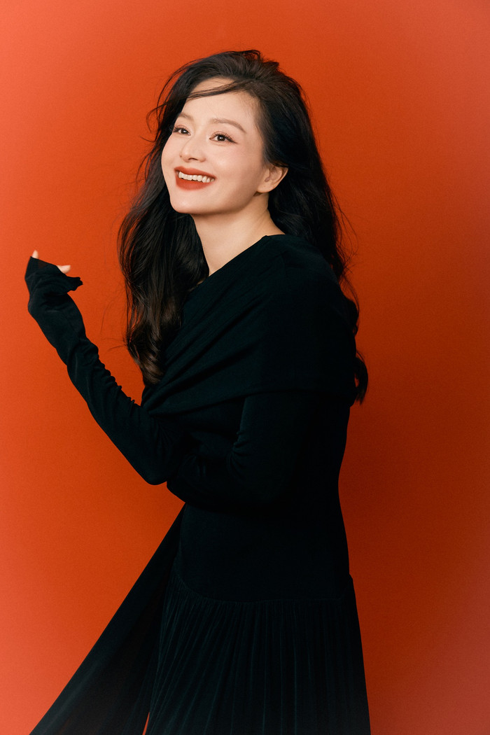 Lan Phương ghi dấu ấn với sự trở lại đầy năng lượng, liên tục xuất hiện và lan tỏa hình ảnh tích cực.