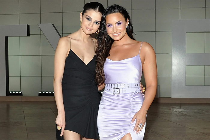 Selena Gomez và Demi Lovato.