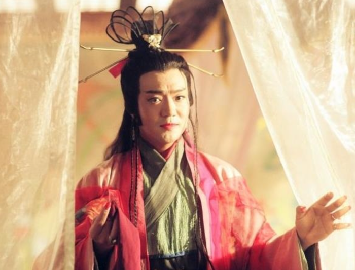 Điều khiến Đông Phương Bất Bại trở nên đặc biệt không nằm ở võ công vô song, mà ở sự đảo chiều trong khát vọng sống.&nbsp;