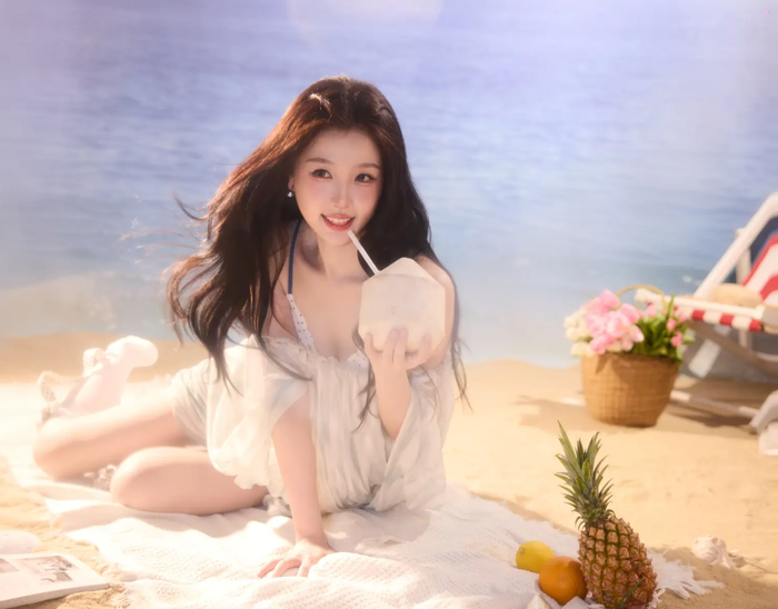 Ngu Thư Hân khoe vóc dáng gợi cảm trong loạt ảnh mới.