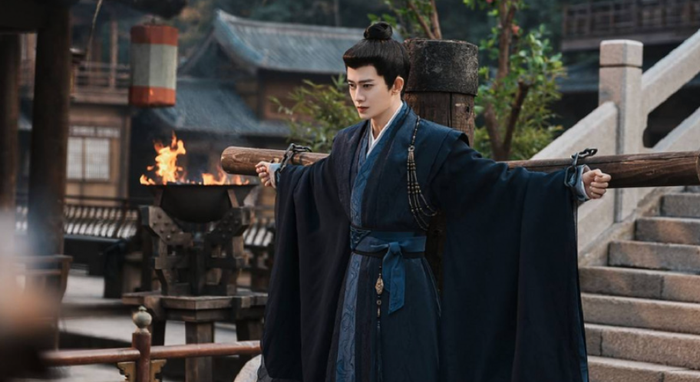 Ngay tập đầu, phim đã tạo cao trào với những cảnh tra tấn nặng đô.