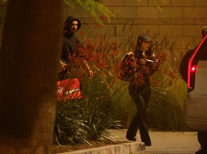 Người mẫu Kim Kardashian và bạn trai mới đây.