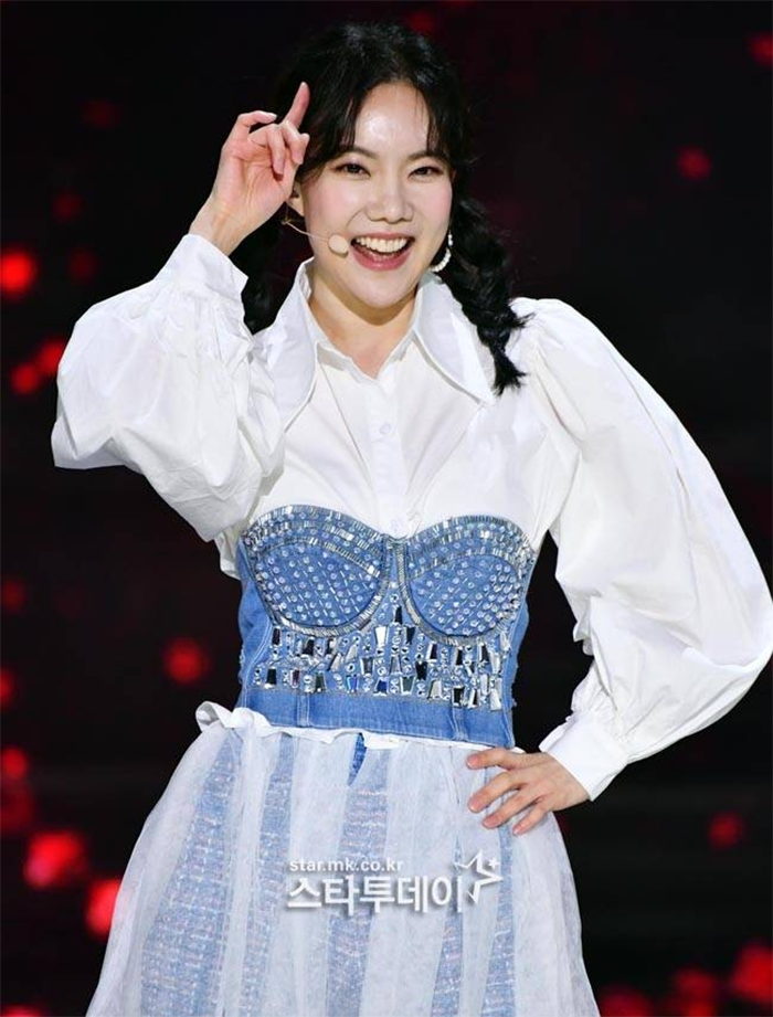 Kim Na Hee ra mắt năm 2013 với tư cách diễn viên hài thuộc khóa 28 của đài KBS.