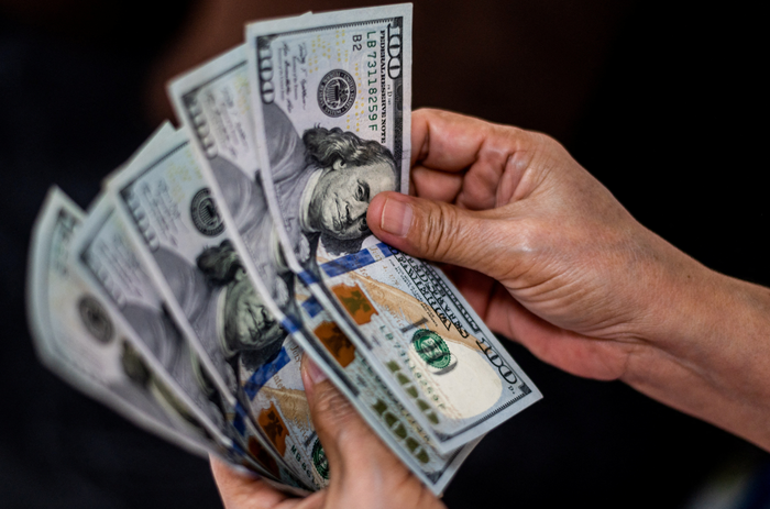 Bên cạnh đó, yếu tố địa chính trị tiếp tục tạo lực đỡ cho đồng USD khi các cuộc đàm phán liên quan đến Iran rơi vào bế tắc (Ảnh: Reuters).