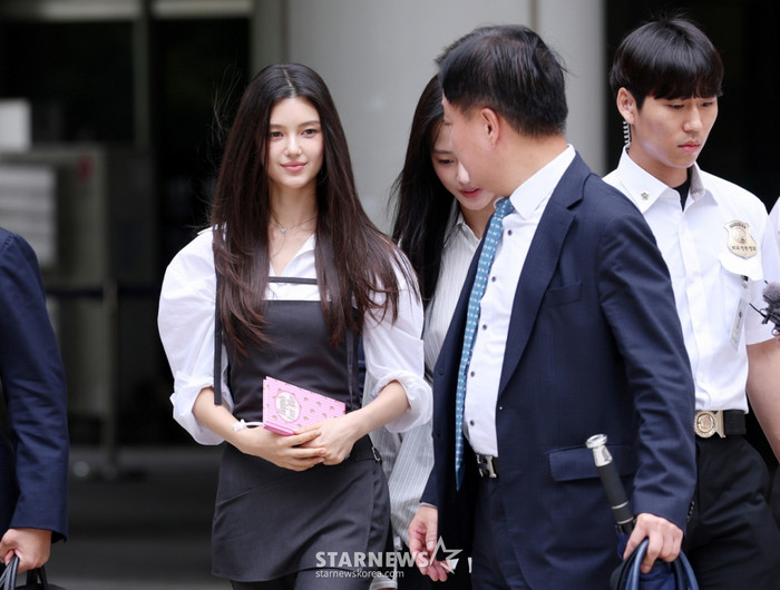 Phong tỏa tài sản của Min Hee Jin và mẹ Danielle (NewJeans) Ảnh 4