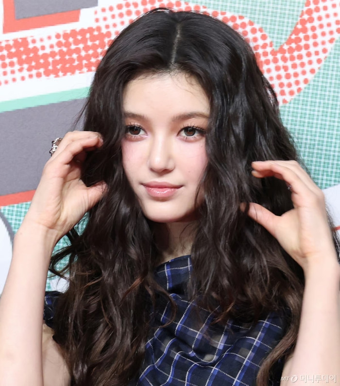 Phong tỏa tài sản của Min Hee Jin và mẹ Danielle (NewJeans) Ảnh 1