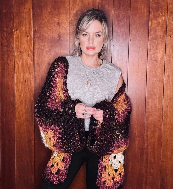 Kirsten Storms từng thừa nhận cô từng trải qua ảo giác và hoang tưởng.