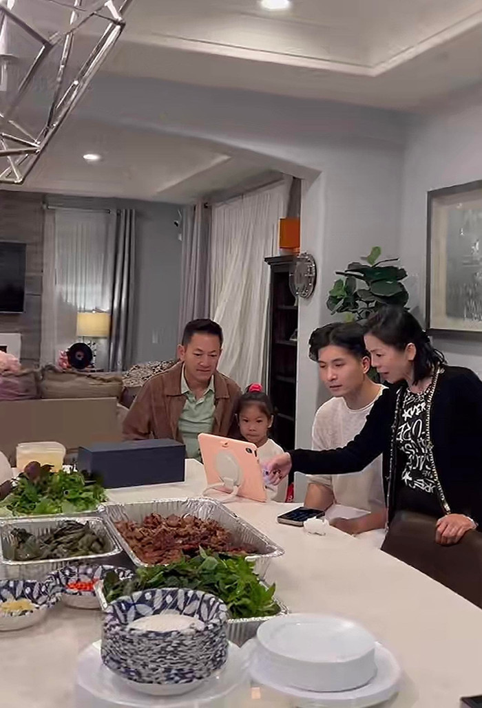 Lệ Quyên từng nấu món &nbsp;bún chả đãi bạn bè.