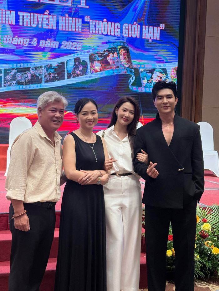 Hai diễn viên chính Minh Trang và Steven Nguyễn tiếp tục thu hút sự chú ý.