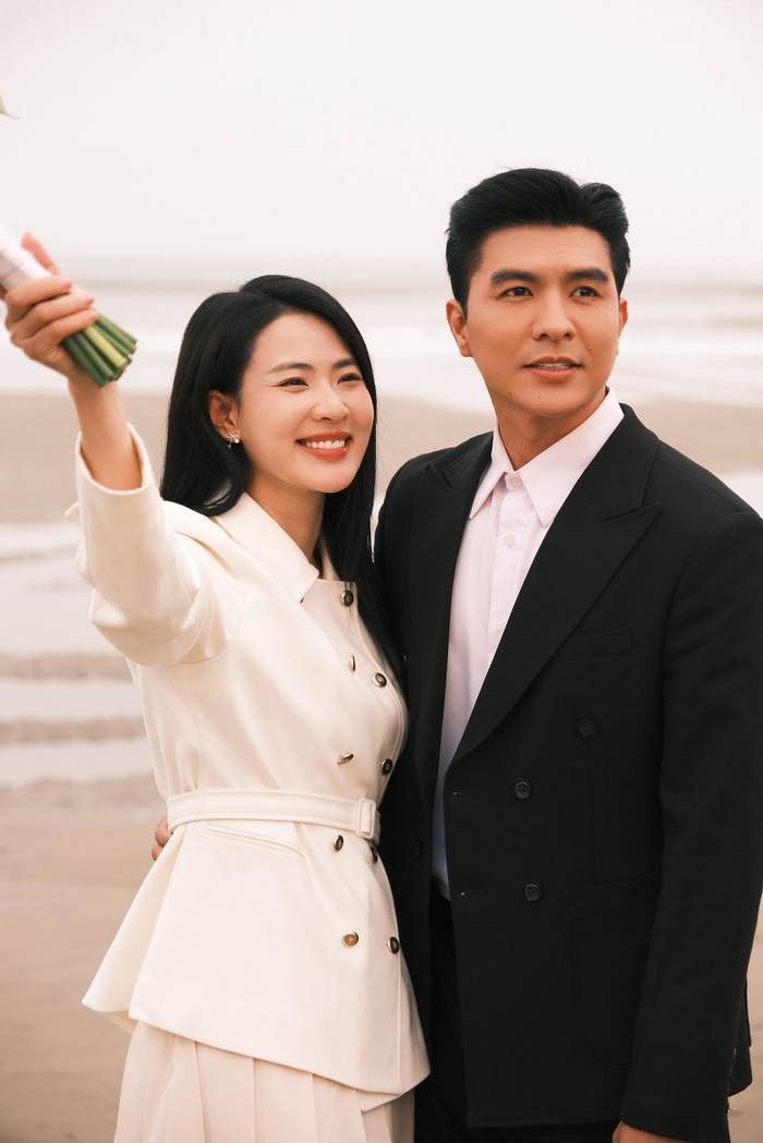 Trên màn ảnh, họ vào vai Trung tá Đào Minh Kiên và Thiếu tá Lam Anh.