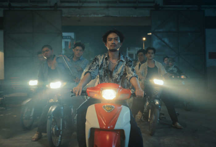 Doãn Quốc Dam góp mặt trong Truy Tìm Long Diên Hương với doanh thu hơn 206 tỷ đồng.