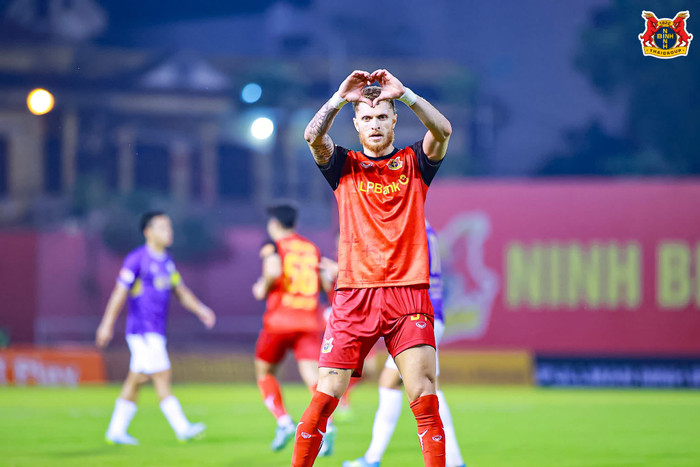 Tiền đạo Geovane đã chính thức có quốc tịch Việt Nam và mang tên Nguyễn Tài Lộc. Ảnh: CLB Ninh Bình