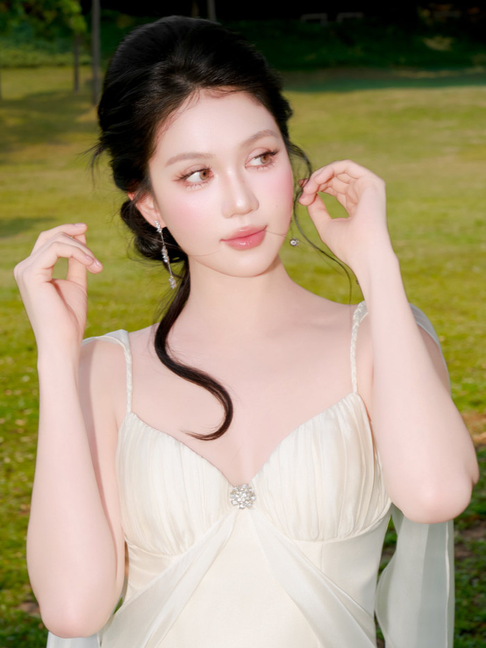 Ngọc Trinh công khai nói về người yêu, nhận sự quan tâm từ khán giả.