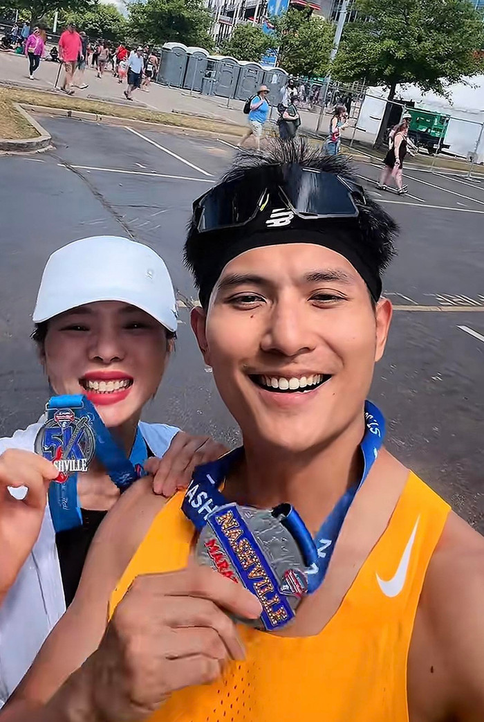 Lệ Quyên và LÂm Bảo Châu tham gia một sự kiện thể thao tại Mỹ.