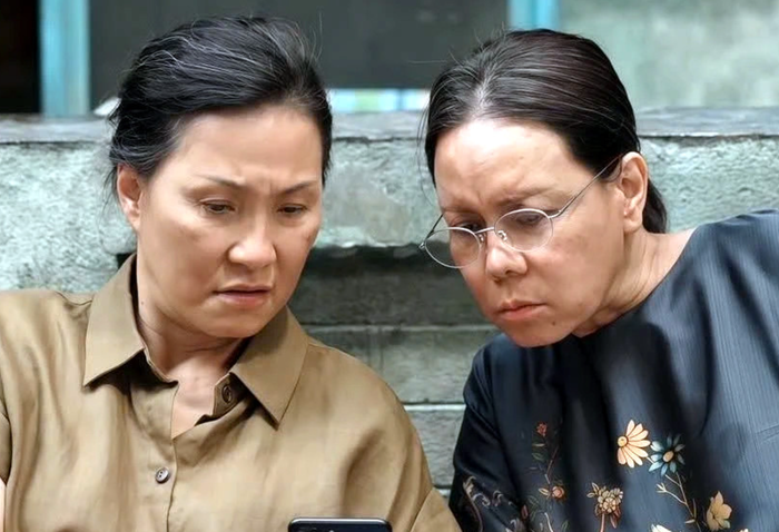 Màn kết hợp bùng nổ giữa hai nữ nghệ sĩ kỳ cựu Việt Hương và Hồng Đào khiến khán giả thổn thức. - Ảnh: ĐPCC