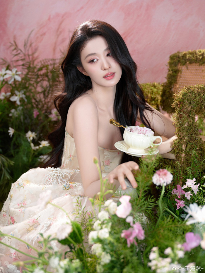 'Tiểu Lưu Diệc Phi' phải huỷ lịch trình công việc vì sự cố sức khoẻ. Ảnh: Weibo