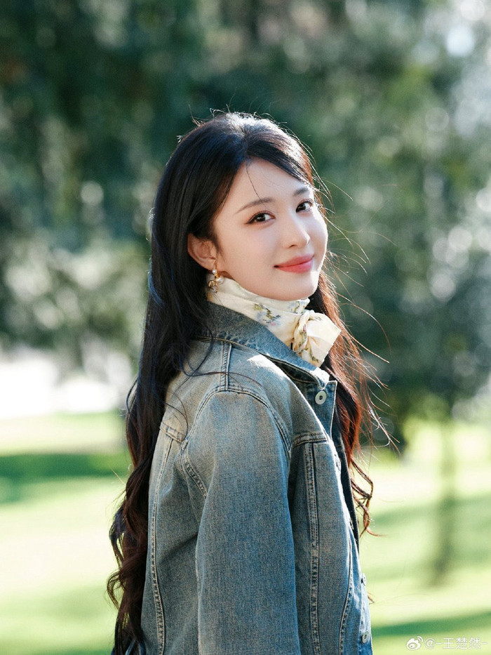 Vương Sở Nhiên được nhận xét sở hữu nhan sắc khá giống Lưu Diệc Phi. Ảnh: Weibo