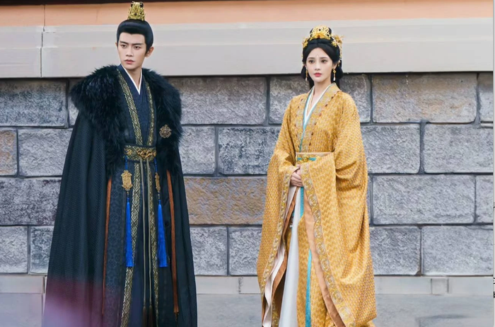 Với sự góp mặt của Nhậm Gia Luân và Bành Tiểu Nhiễm, phim kể về hoàng đế Tiêu Hoán và nữ hiệp Lăng Thương Thương trong một cuộc hôn nhân gắn với định mệnh và triều chính, khi tình yêu của họ bị thử thách bởi thân thế đối lập và những âm mưu quyền lực.