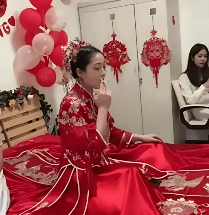 Lấy vợ không cần sính lễ, chú rể 'chết lặng' khi xem lại ảnh tân hôn của vợ Ảnh 3