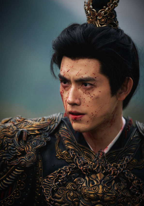 Tranh cãi giúp duy trì độ nhận diện, nhưng diễn xuất vẫn là yếu tố quyết định lâu dài