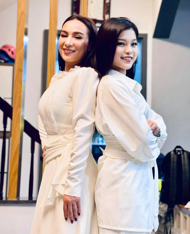 Con nuôi Phi Nhung đi hát ở lề đường, khán giả phản ứng mạnh Ảnh 3