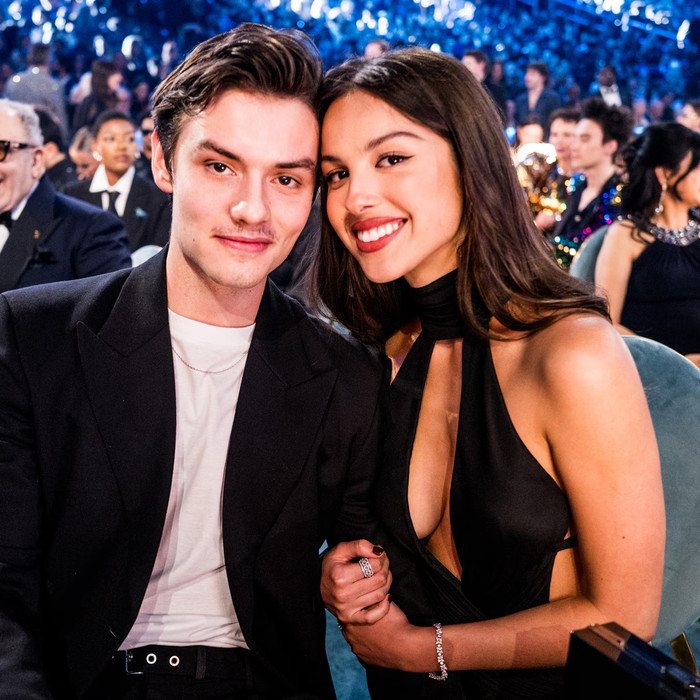 Olivia Rodrigo trải lòng hậu chia tay nam diễn viên Louis Partridge Ảnh 1