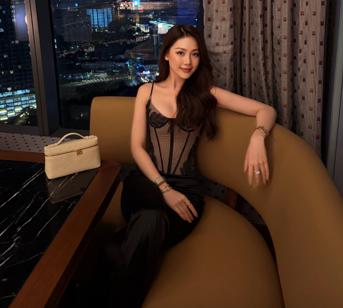 Bùi Quỳnh Hoa đang tận hưởng cuộc sống độc thân giàu có, sang chảnh. Ảnh: FBNV