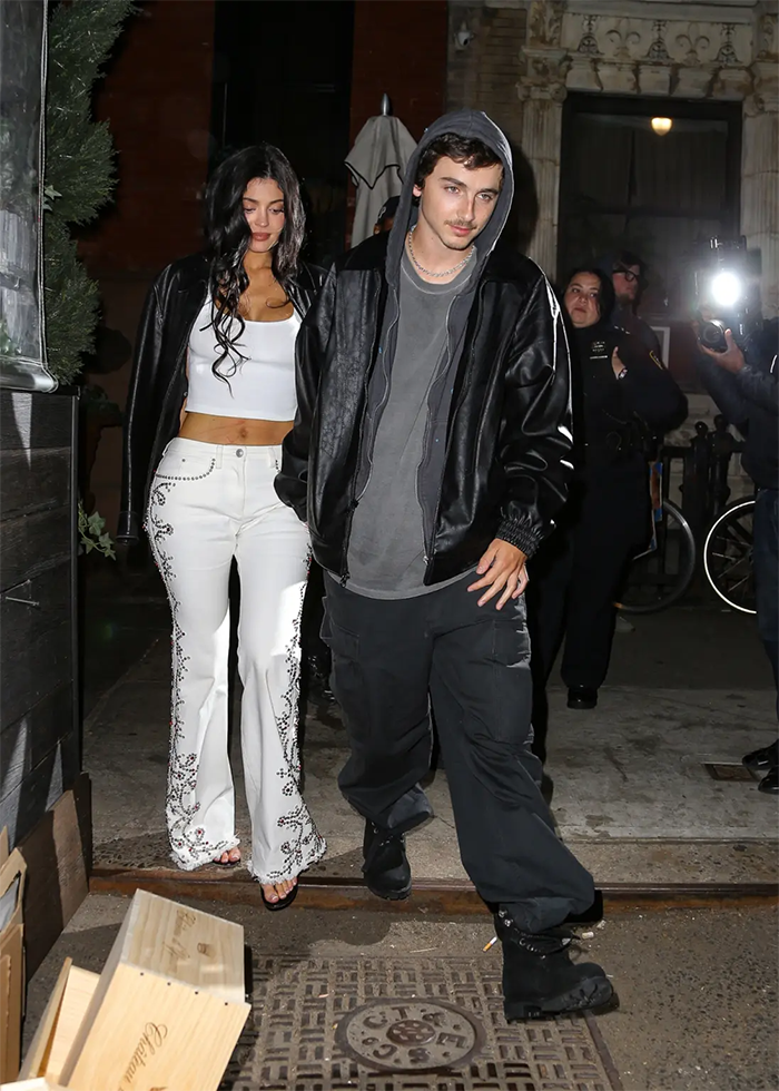 Người mẫu Kylie Jenner và Timothée Chalamet bị bắt gặp hẹn hò Ảnh 1