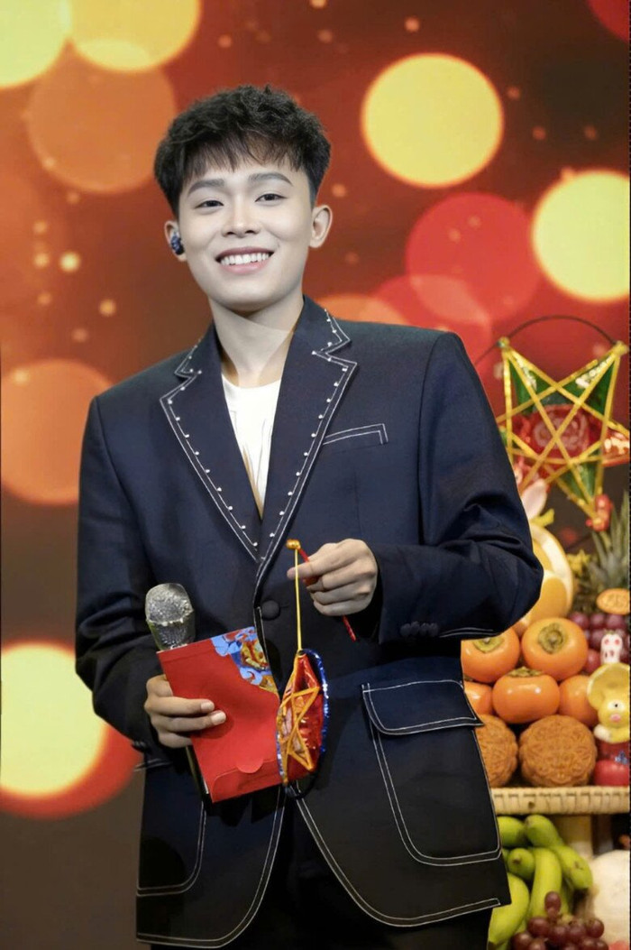 Ca sĩ Hồ Văn Cường.