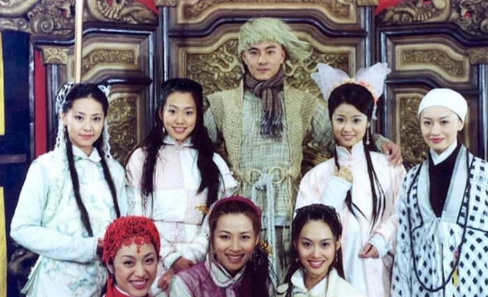 Một khía cạnh khác khiến Vi Tiểu Bảo trở nên khác biệt là đời sống tình cảm.