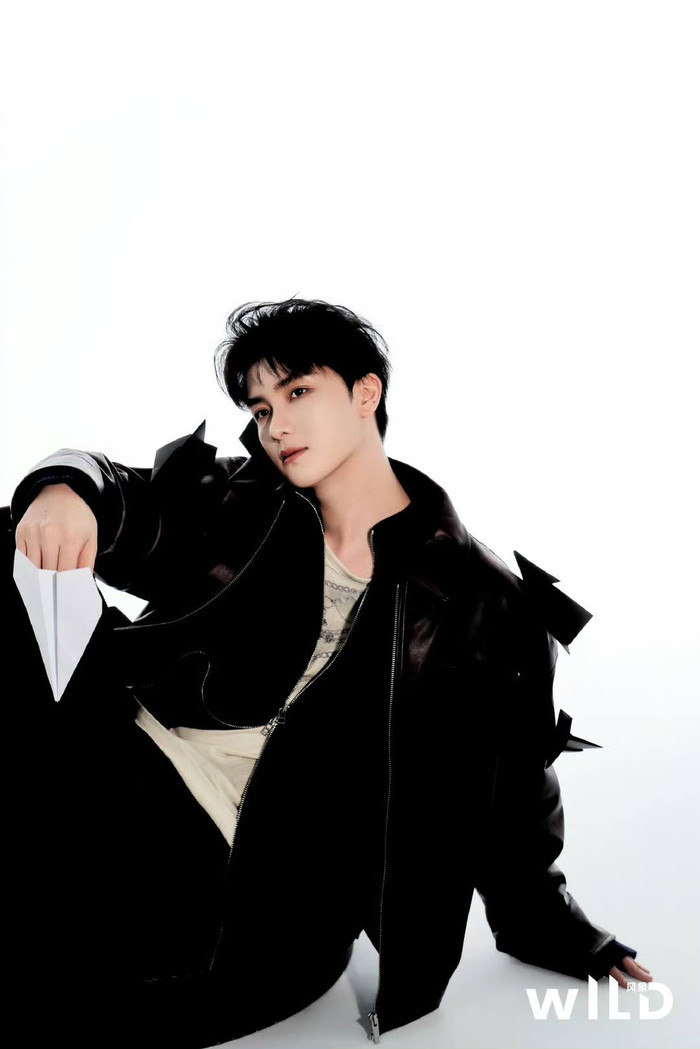 Sau khi đổi nghệ danh, Cao Hạc Nguyên nhanh chóng ghi dấu ấn với vai Phương Tiên Dã - một nhân vật mang màu sắc bí ẩn trong hành trình khám phá các yếu tố tâm linh. Sở trường với các vai diễn nội tâm giúp anh duy trì lượng người hâm mộ ổn định, đồng thời mở rộng sức ảnh hưởng trong các dự án cổ trang.