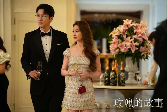 Lấy trung tâm là cuộc đời của Hoàng Diệc Mai do Lưu Diệc Phi thủ vai, phim mở ra hành trình trưởng thành kéo dài nhiều năm của một người phụ nữ từ tuổi đôi mươi đến khi chín chắn. Trải qua nhiều mối tình với đủ cung bậc cảm xúc, từ say đắm đến đổ vỡ rồi mất mát, nhân vật dần học cách đối diện với bản thân và định nghĩa lại hạnh phúc. Nhịp phim không quá kịch tính nhưng giàu chiều sâu, càng xem càng khiến khán giả suy ngẫm về tình yêu và sự trưởng thành.
