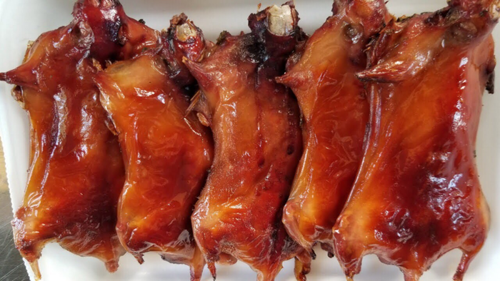 Công Vinh đã thử những món 'vừa nghe đã nhăn mặt' ở quê vợ Thuỷ Tiên? Ảnh 4