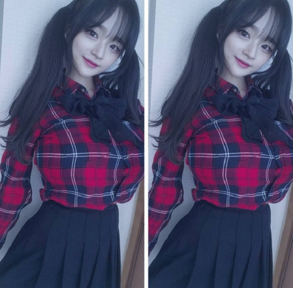 Cô giáo trẻ trung như học sinh nhưng điều khiến dân tình chú ý lại không phải gương mặt Ảnh 2