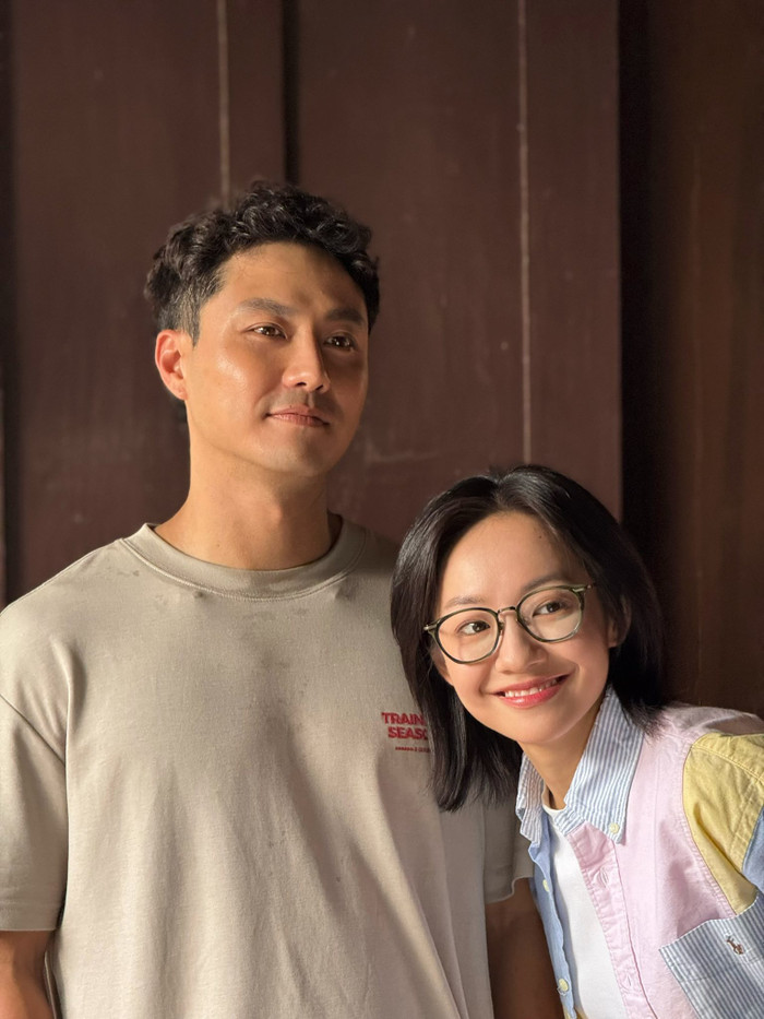 Tuyến tình cảm giữa Thành (Thanh Sơn) và Hà Chi (Hoàng Hà) đang trở thành điểm nhấn cảm xúc cho bộ phim (Ảnh: FBNV).