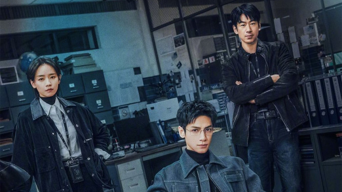 Ở mảng hình sự, Phá Kén gây chú ý với cách tiếp cận đậm chất chuyên môn về pháp y. Nhân vật Tề Tư Triết phối hợp cùng cảnh sát hình sự để phá giải các vụ án thông qua dấu vết sinh học và phân tích tâm lý tội phạm. Nhịp phim nhanh cùng các tình tiết điều tra chặt chẽ giúp tác phẩm giữ được sức hút ổn định.