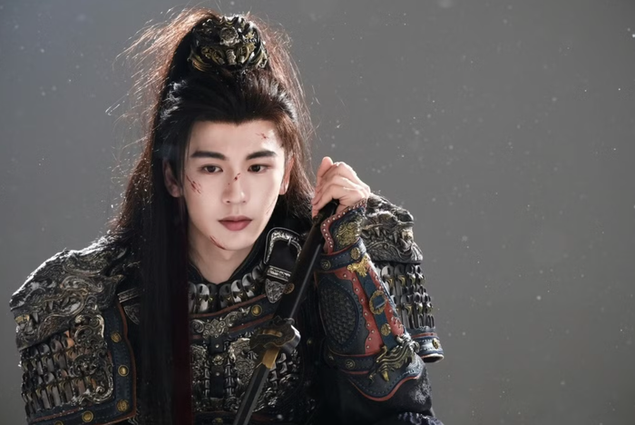 Hình ảnh 'tướng quân kem nền' khiến Trương Lăng Hách bị truyền thông quốc tế nhắc tên tiêu cực. - Ảnh: Sohu