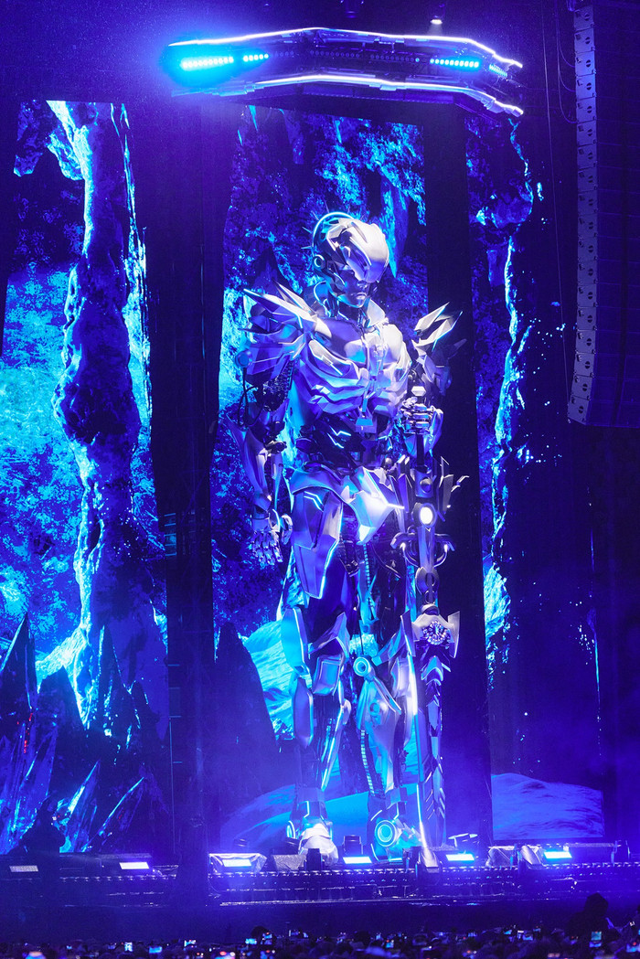 Châu Kiệt Luân gây choáng với robot khổng lồ, chi gần 400 tỷ đồng cho tour diễn mới Ảnh 3