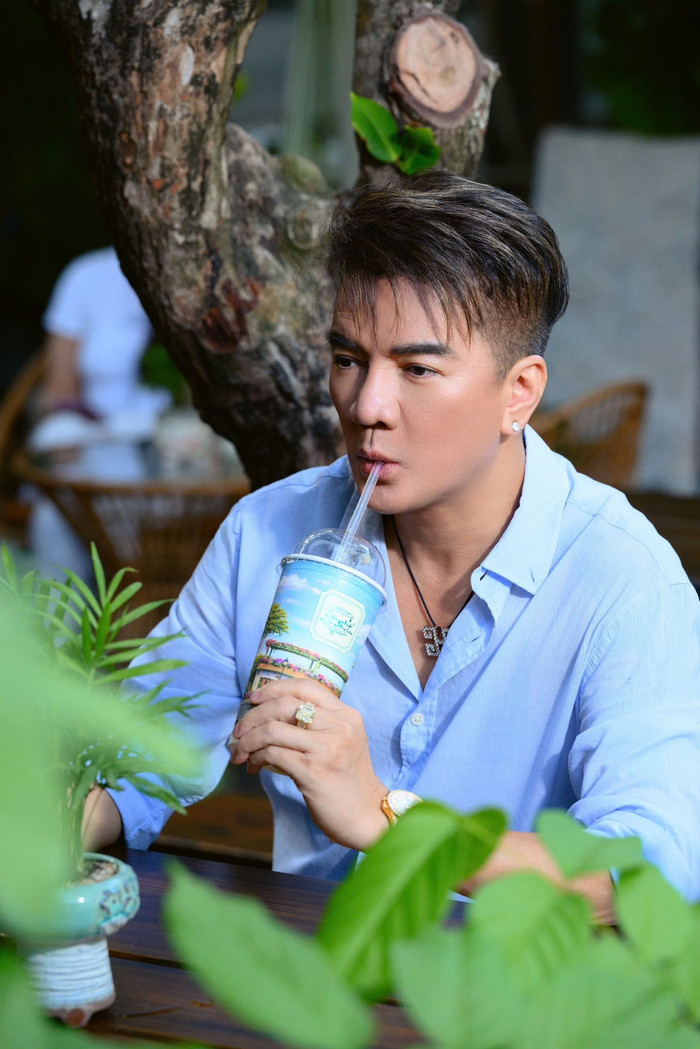 Đàm Vĩnh Hưng sẵn sàng đầu tư mạnh tay cho dự án kinh doanh quán cà phê.