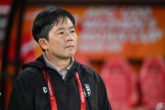 HLV Nuengrutai Srathongvian của U20 nữ Thái Lan đã có những chia sẻ sau chiến thắng 4-1 trước U20 nữ Việt Nam tại AFC U20 Women’s Asian Cup 2026. Ảnh: FAT