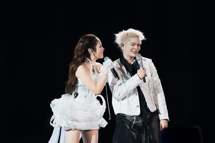 Phương Mỹ Chi xúc động xen lẫn hạnh phúc khi đứng chung sân khấu cùng RHYDER sau 13 năm kể tử Giọng Hát Việt Nhí.