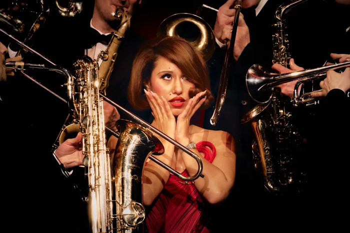 Bị bóp nghẹt bởi hãng đĩa, RAYE lật ngược thế cờ ngoạn mục Ảnh 1