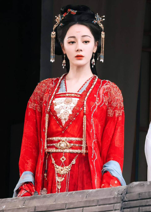 Địch Lệ Nhiệt Ba dẫn đầu với số lượng phim IP nhiều nhất