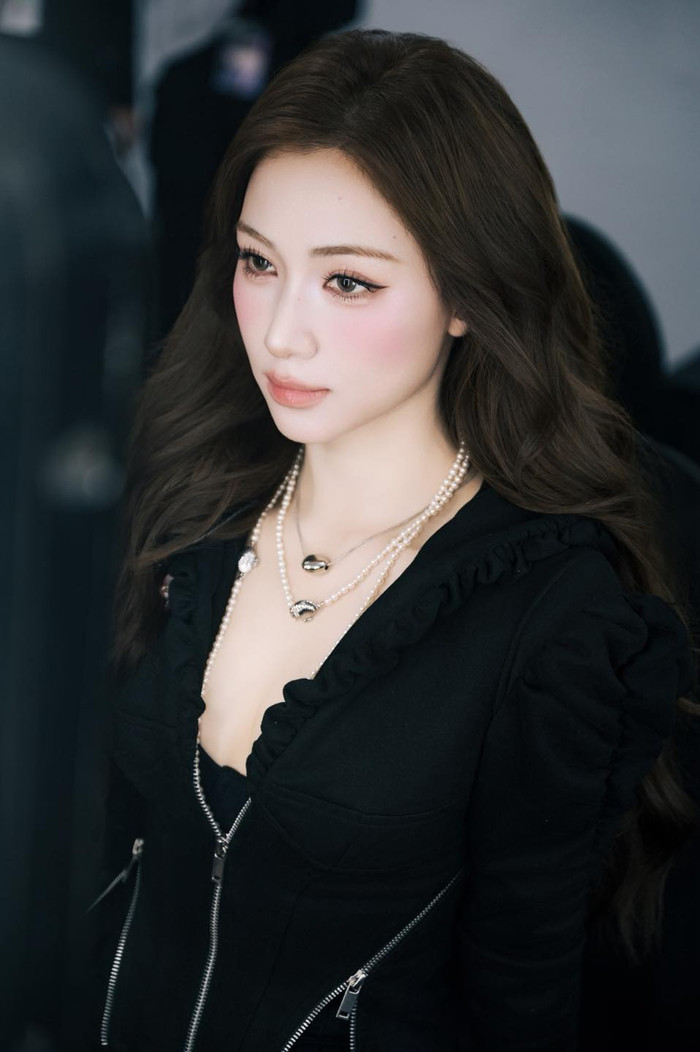 Hòa Minzy được khán giả yêu mến nhờ tính cách cởi mở, hoà đồng. Ảnh: FBNV