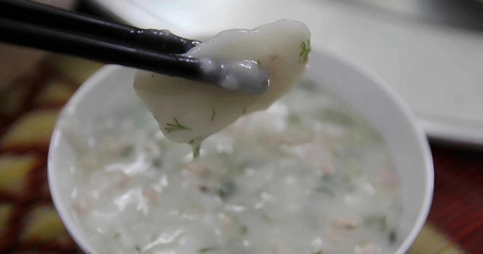 Về quê vợ chồng Hoà Minzy, thưởng thức món cháo... gắp bằng đũa Ảnh 4