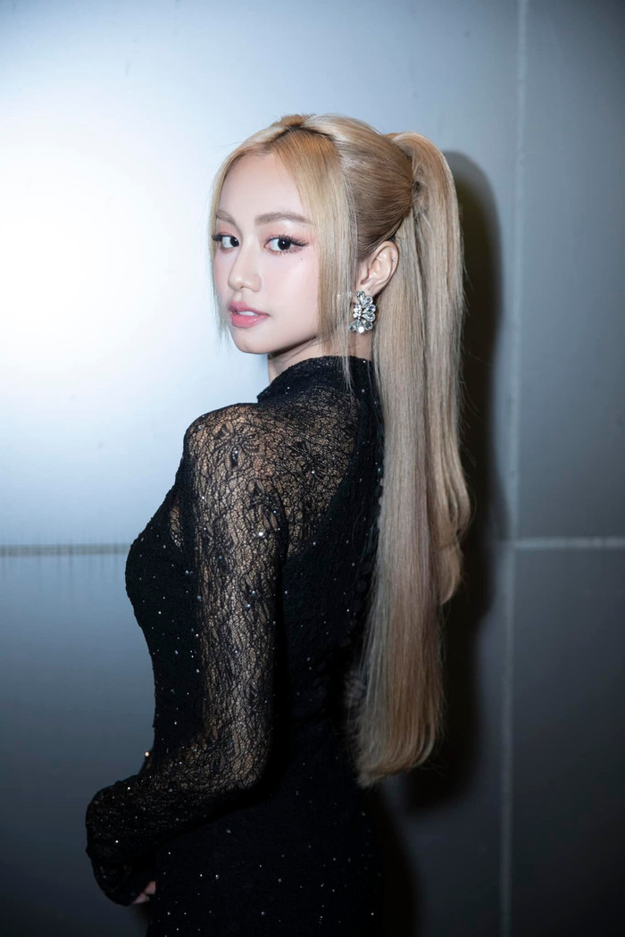 Bóng Ma Hạnh Phúc là dự án đánh dấu sự trở lại của Ngân Hòa sau thời gian tạm ngưng hoạt động để điều trị bệnh (Ảnh: FBNV).