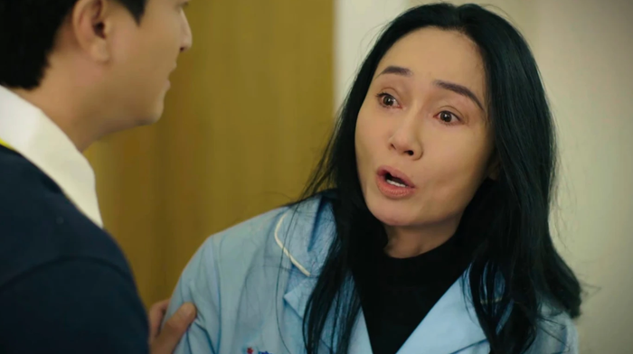 Các phân cảnh gây tranh cãi lan truyền mạnh trên mạng xã hội