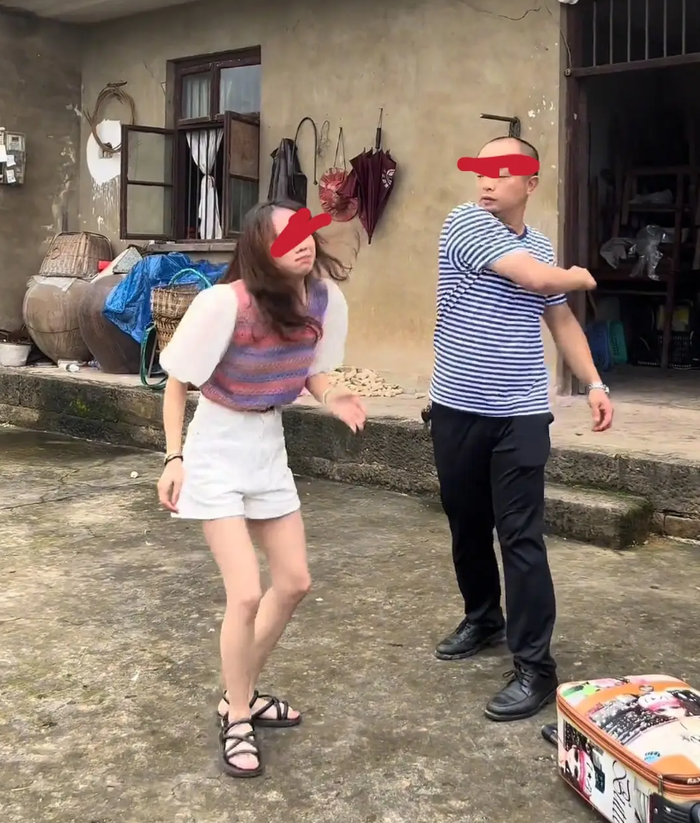 Đi làm xa cho vợ 100 triệu đồng mỗi tháng, người chồng trở về thì lập tức đuổi vợ khỏi nhà Ảnh 3