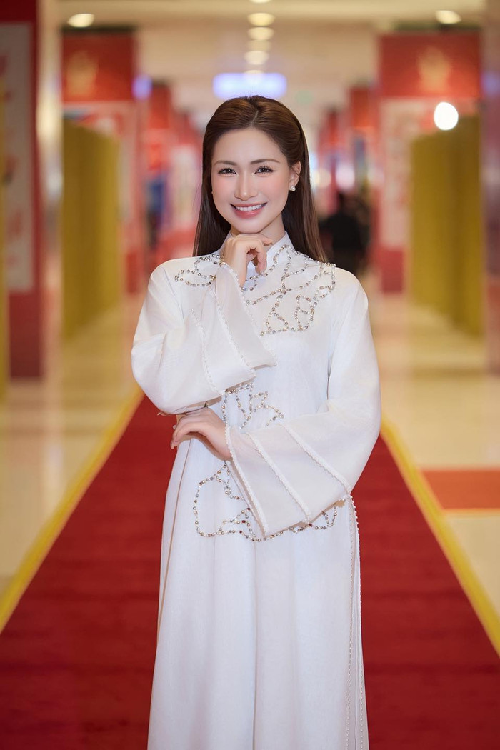 Ca sĩ Hoà Minzy sinh năm 1995, thuộc con giáp Hợi.