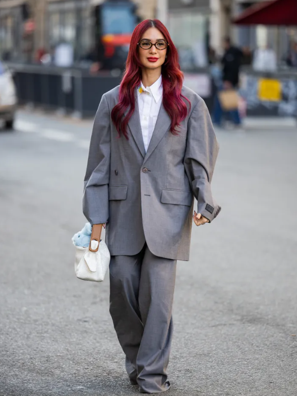 8 cách phối đồ đẹp nhất với sơ mi trắng cài cúc Ảnh 3